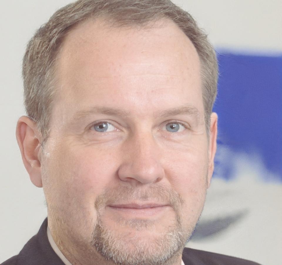 Андрей Новиков
